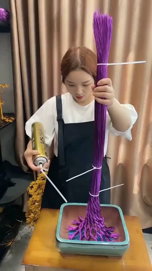 Amazing Craftswoman makes Wires Money Tree