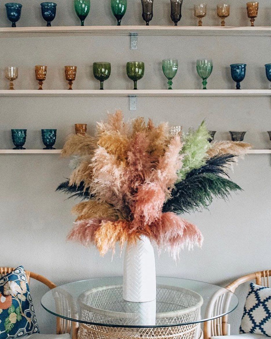 Pampas People στο Instagram: "pampas grass is a stunning and sustainable choice for your party florals—unusual, wi… | Pampas grass decor, Dried flowers, Grass decor