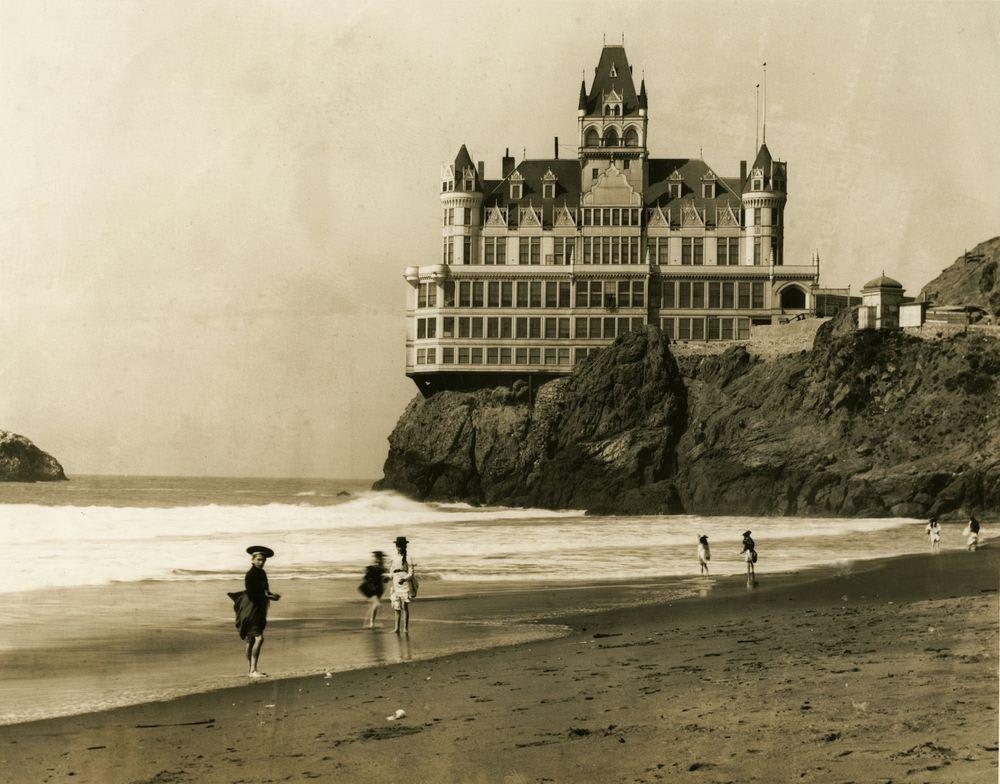 San Francisco's iconic Cliff House, shortly before it was destroyed by fire in 1907 .
