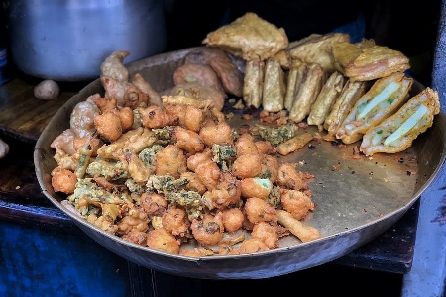 Best Old Delhi Food Guide with Over 20 Iconic Places