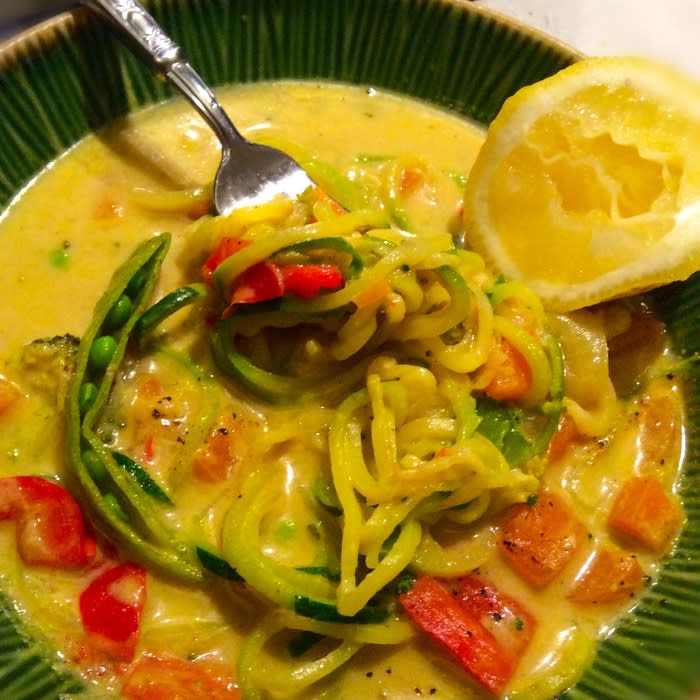 One pot coconut curry noodles ... for when you ain't got no time for 'dat !