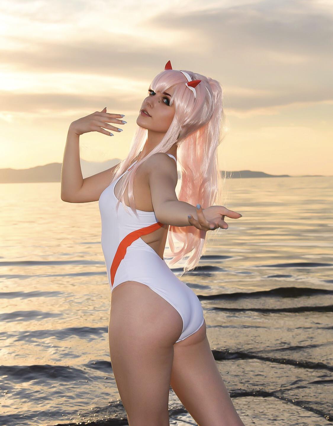 [self] cosplaying zero two from darling in the franxxs beach episode taken at the great saltair