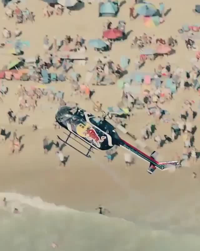 HMRB while they make this helicopter dance