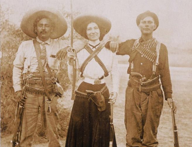 Revolutionaries stand together in Ciudad Juarez, Mexico in 1911