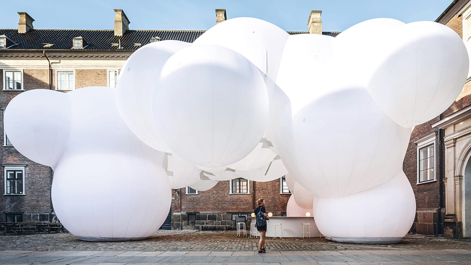 Five "bubbletecture" projects that show innovation in inflatables