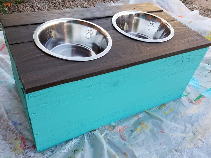 Homemade Dog Food Stand [with video tutorial]