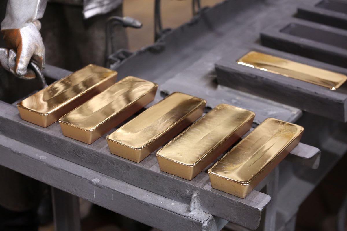 Gold Climbs Above $1,800 for the First Time Since 2011