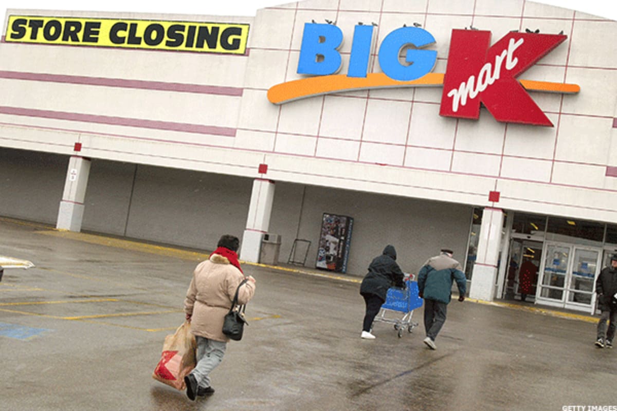 22 embarrassing photos from kmart's new york city stores explain sears financial tailspin