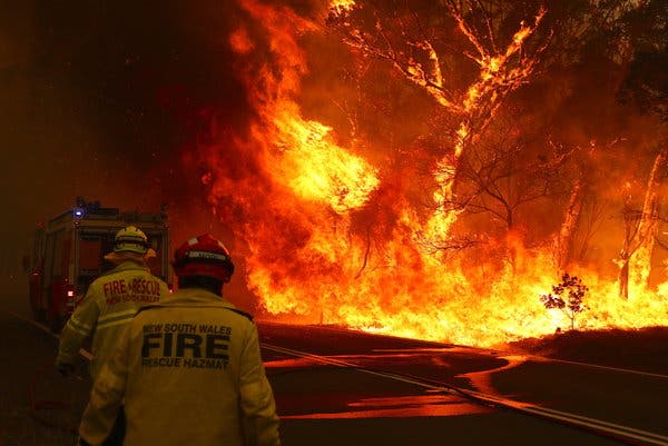 Australia Fires: one firefighter killed during the disaster