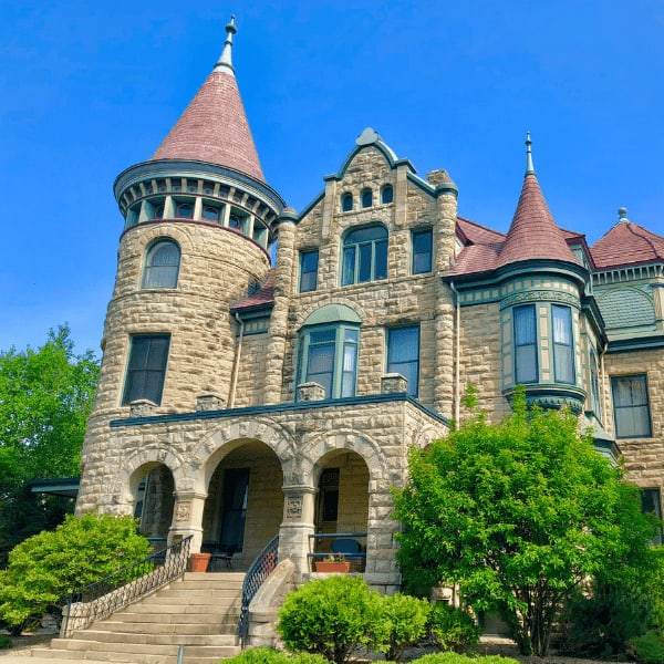 Stay at The Castle - Historic Bed and Breakfast La Crosse, WI