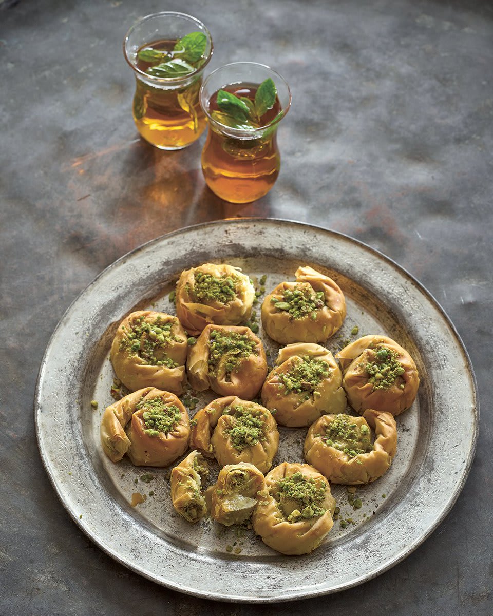 Celebrating the first day of Ramadan with this beautiful baklawa from ThePalestinianTable by @reem_kassis 🍵