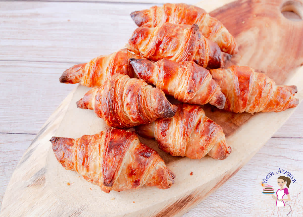 Easy Homemade Croissants from scratch (video recipe)