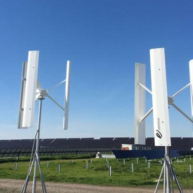 https://singularityhub.com/wp-content/uploads/2017/07/Semtive-Energy-wind-turbine-solar-panels-.jpg