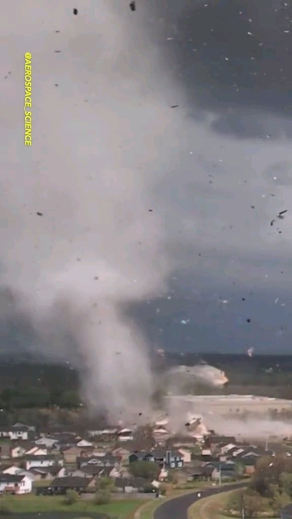 Birth of a tornado