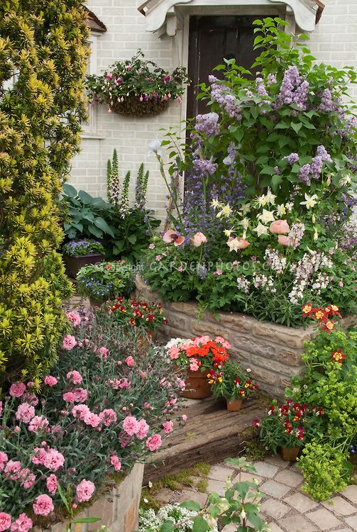 Spring Flower Cottage Garden | Plant & Flower Stock Photography: GardenPhotos.com