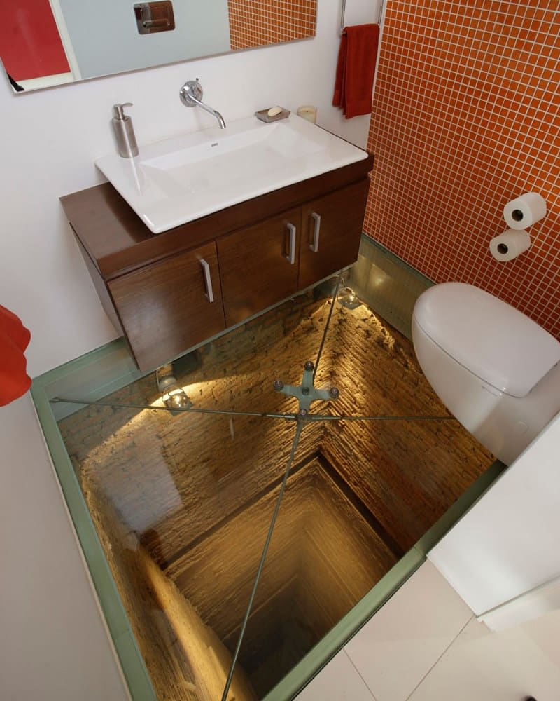 Penthouse in Mexico has a bathroom with a view -15 stories straight down.