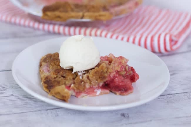 Strawberry Rhubarb Pie with Crumble Crust Recipe