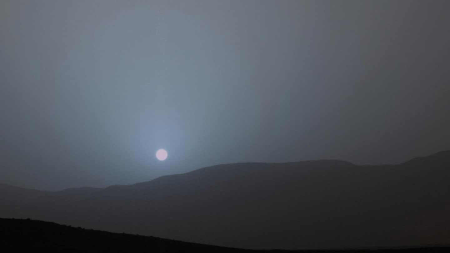NASA Scientist Simulates What Sunsets Would Look Like on Venus, Mars, and Beyond