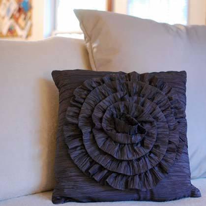 25 DIY Pillow Project Ideas that Brings You Closer to Your Pillows