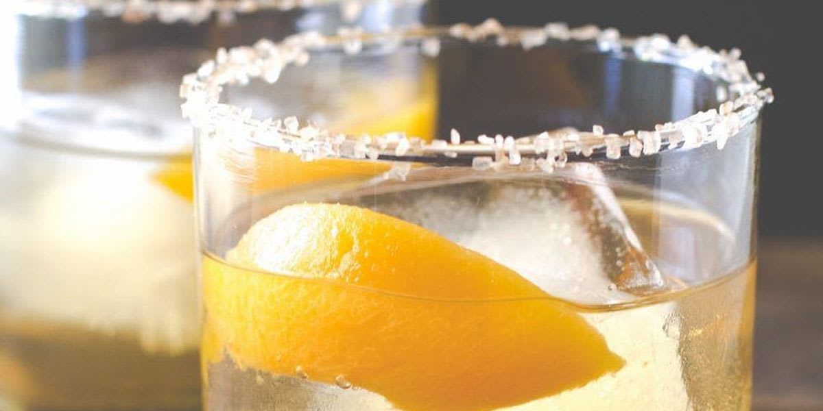 10 Peach Cocktails Perfect for the End of Summer
