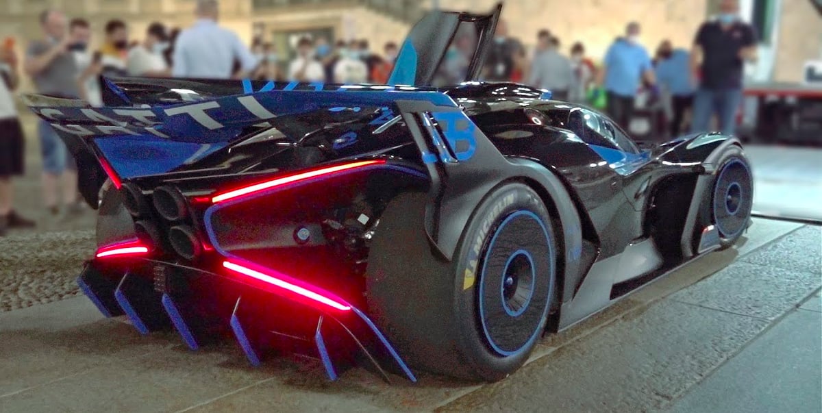 Listen to the One-Off Bugatti Bolide's Wild Straight-Piped 1850-HP W-16 Engine