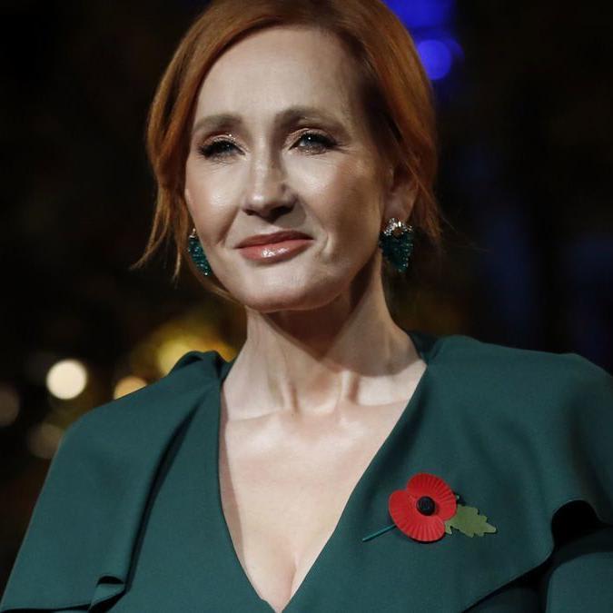 J.K. Rowling sues former assistant, claiming she spent thousands on herself for candles, makeup and cats - Los Angeles Times