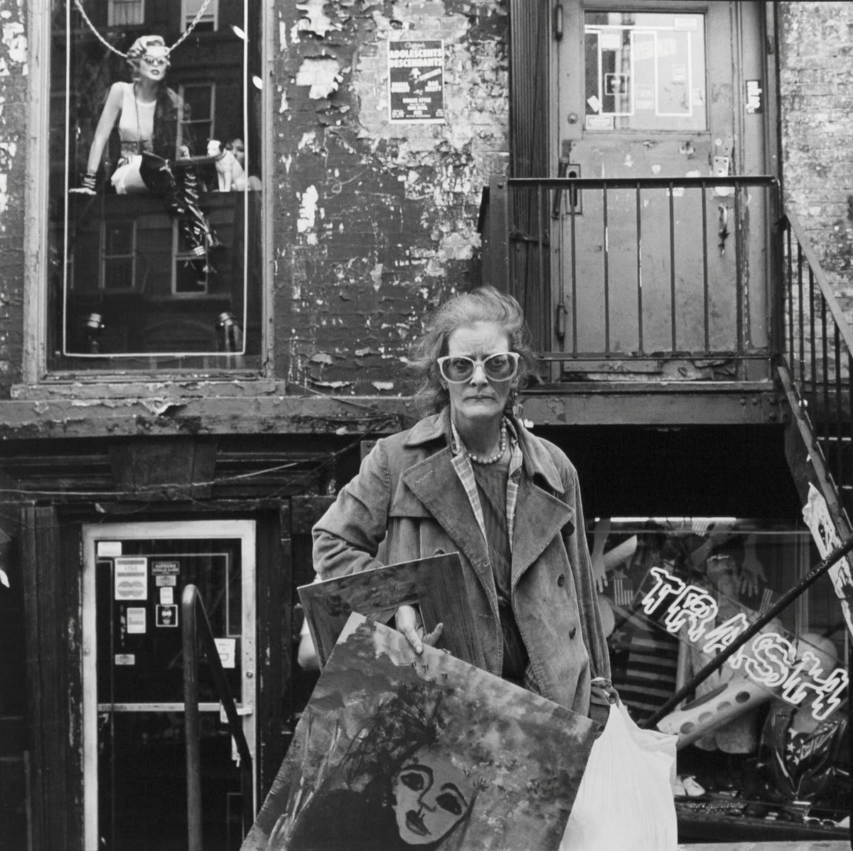 “We are the subject” opens at @BSG_NYC on July 12. The show features the work of Lisette Model, Diane Arbus and Rosalind Fox Solomon. https://t.co/IO2CUplMdE 📷 Rosalind Solomon, An East Village Painter, New York, New York USA, 1986. Courtesy Bruce Silverstein Gallery.