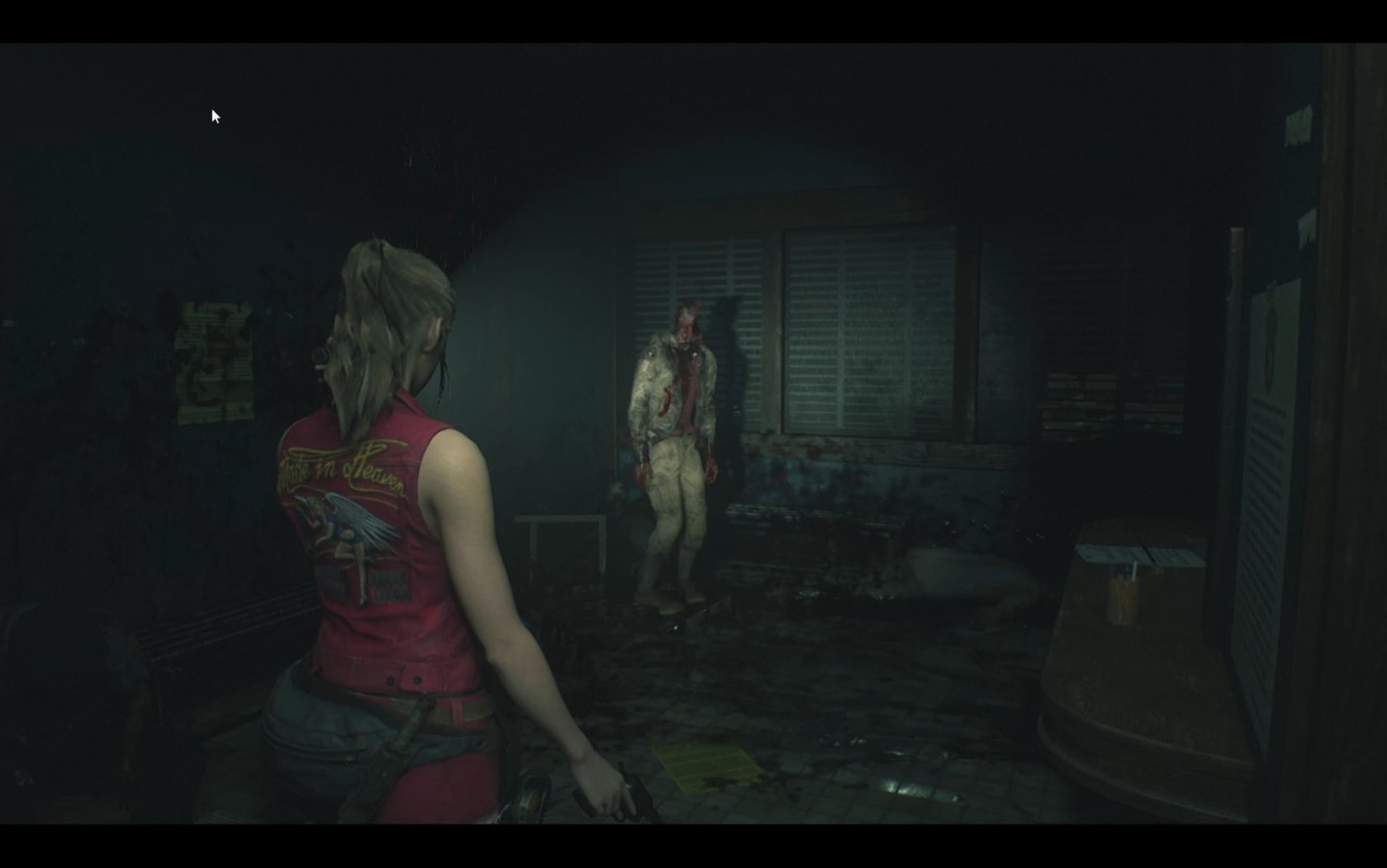 [Resident Evil 2] Three in a row! Claire encounters a phantom zombie, an unhelpful door, and Monty Python's Black Knight