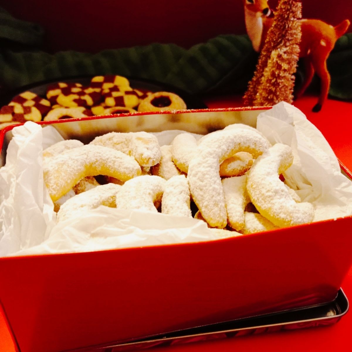Vanilla Almond Crescent Cookies - Vanillekipferl