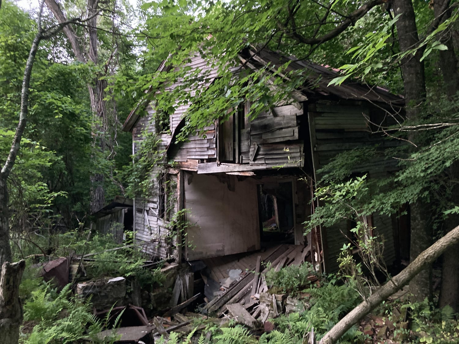 House I found on an abandoned road in the woods in the Adirondacks