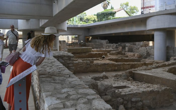 Ancient Neighborhood Under the Acropolis Museum Now Open to Public