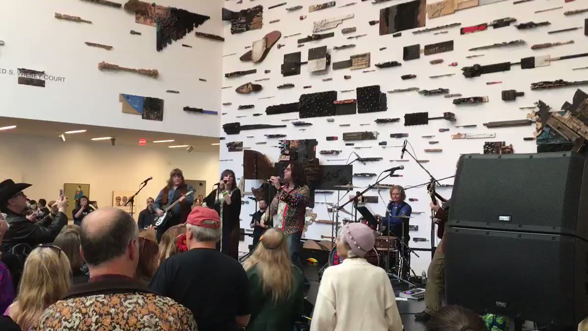 Jefferson Airplane tribute, San Francisco Airship, are providing the SummerofLoveSF sounds in front of Leonardo Drew's 'Number 197'