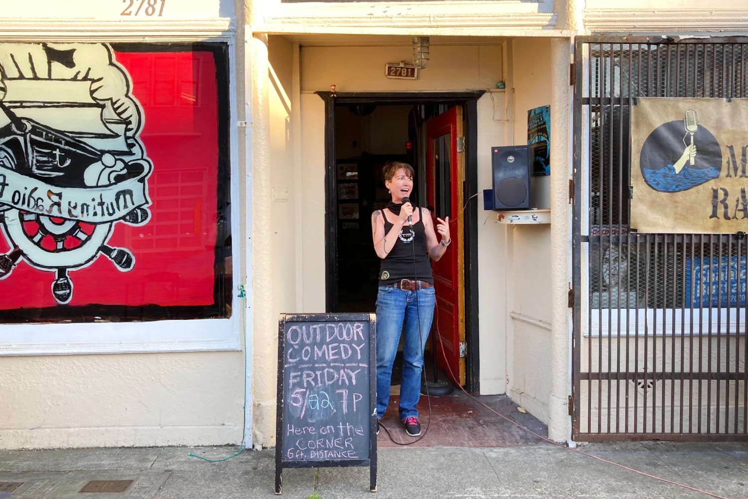 Barely legal comedy: Mutiny FM hosts sidewalk stand-up in the Mission