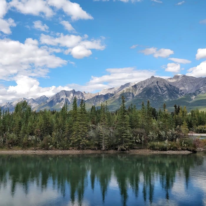 My Solo Hike Through Canmore: Lakes, Mountains and Bears