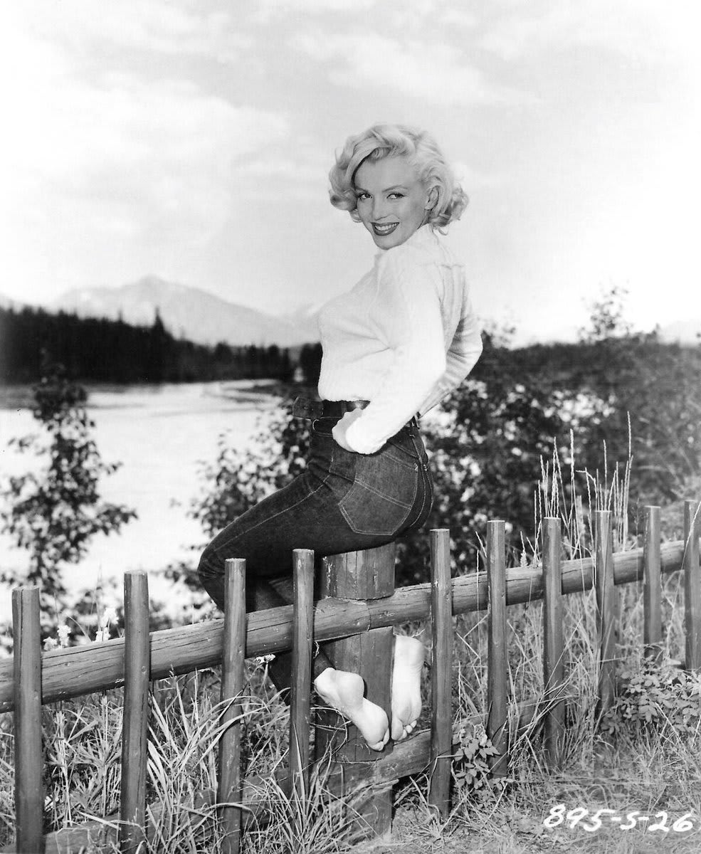 Marilyn Monroe in Canada during the production of RIVER OF NO RETURN (1954).