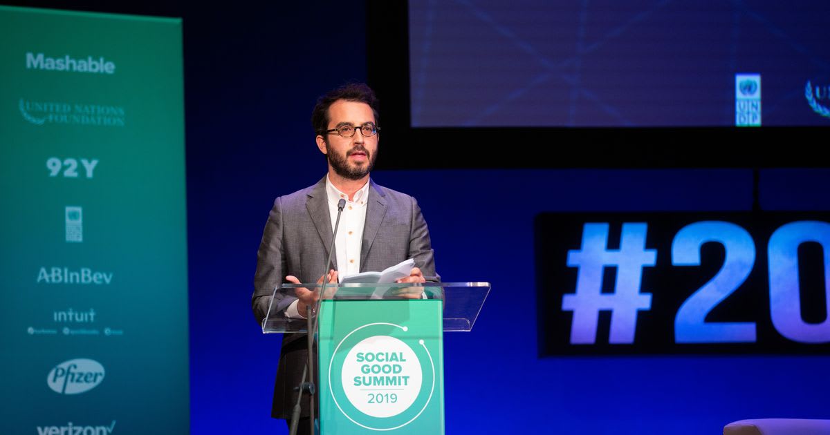 Jonathan Safran Foer challenges everyone to fly less to fight climate change