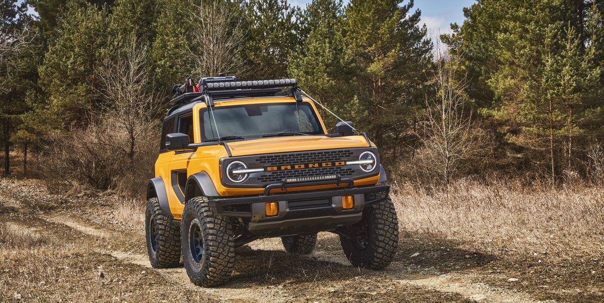 The Ford Bronco Is Back With 310 HP, Removable Doors, and a Manual