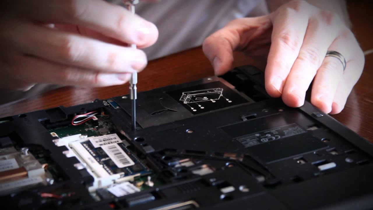 The Most Cheesy Laptop Upgrade Video Ever