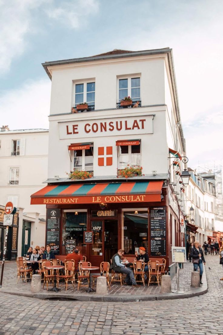 Blogger’s travel guide to Paris | Top things to do and see in Paris France | Paris Photography Ins… in 2020 | Travel photography inspiration, Montmartre paris, Paris travel
