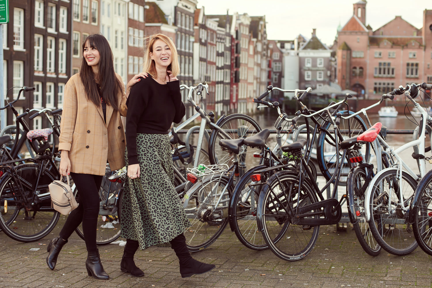 What To Wear in Amsterdam and Bruges in November - Travel Pockets