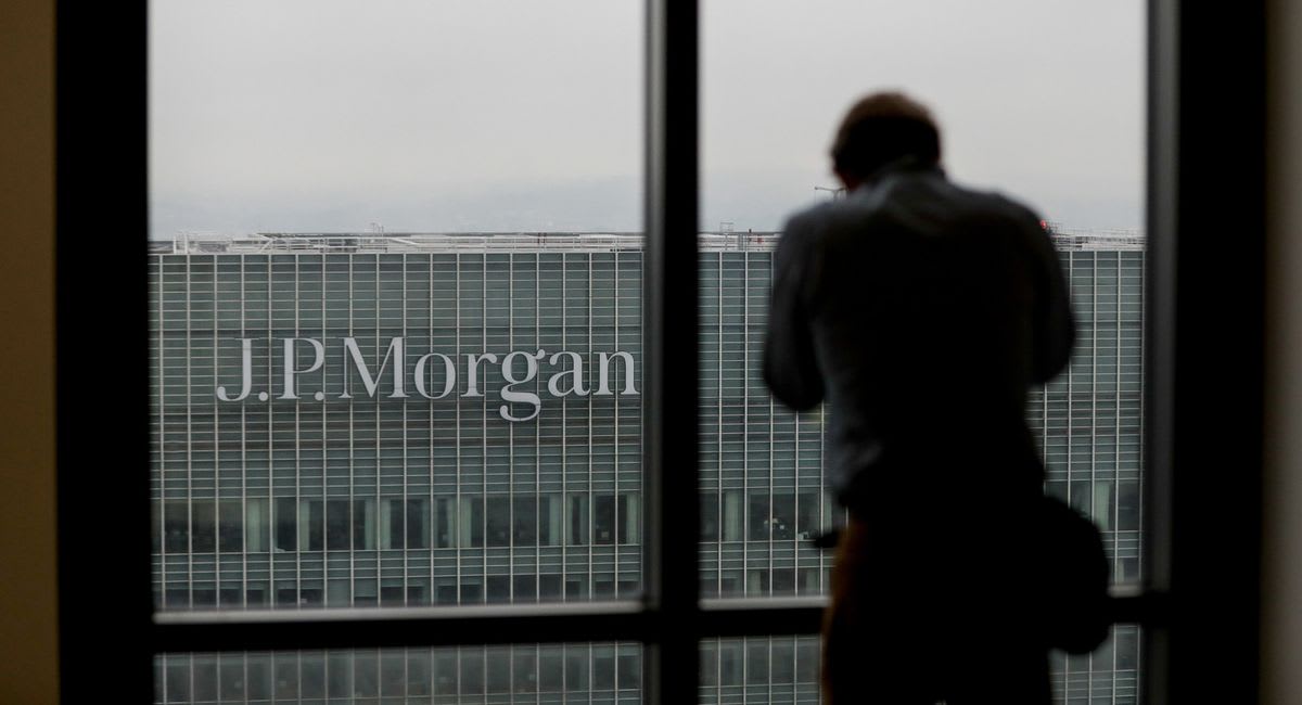 JPMorgan Expects to Keep Offices Half Full After Lockdown Ends