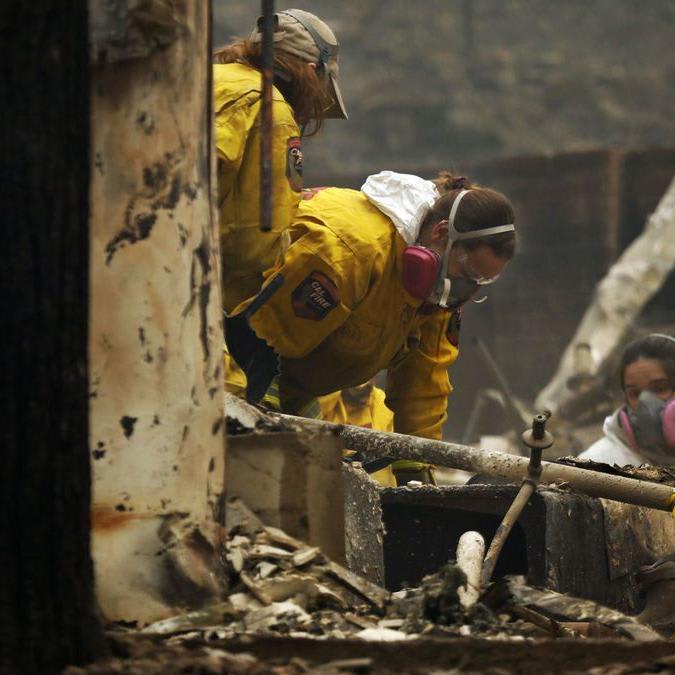 Evacuees fear the worst for family and friends left behind in Paradise - Los Angeles Times