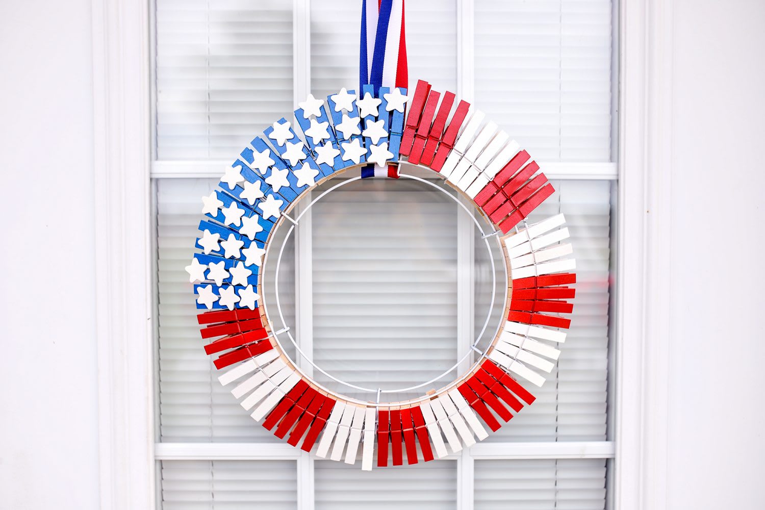 Easy and Fun American Flag Wreath Tutorial