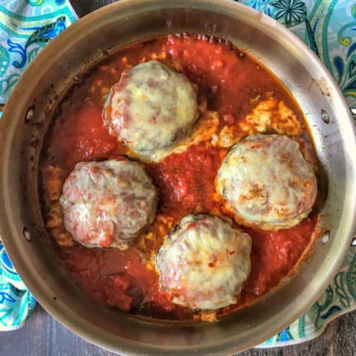 Low Carb Stuffed Pizza Burgers - Easy Skillet Dinner the family will love!