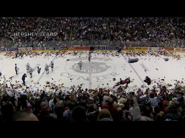 Hershey Bears collect 34,798 toys to set new Teddy Bear Toss record