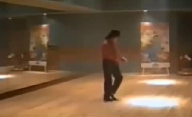 Rare footage of Michael Jackson practicing his Moonwalk