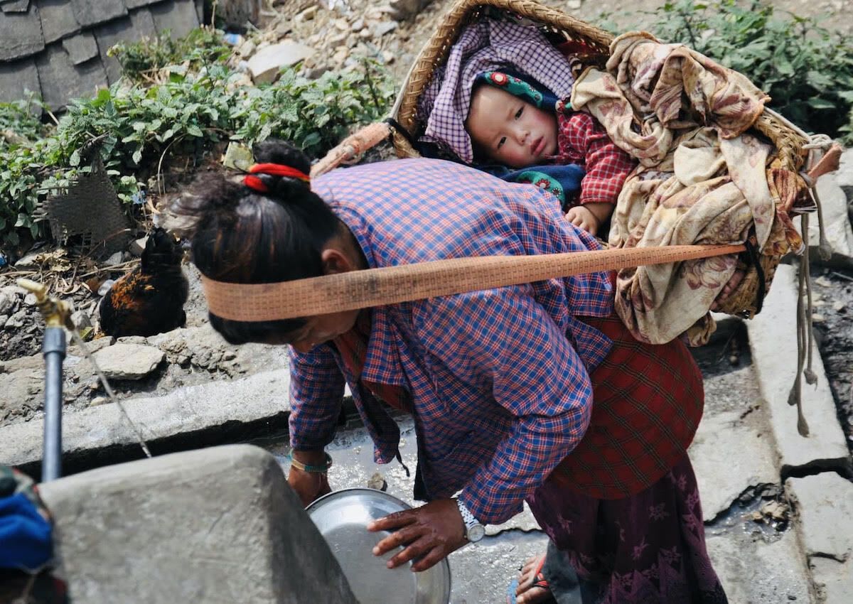 The wonderful and varied ways mothers carry their babies around the world