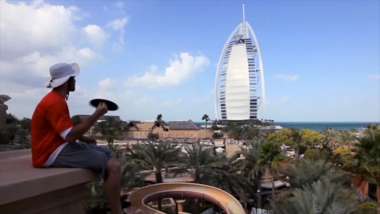 Dubai Frisbee Trick Shots | Brodie Smith