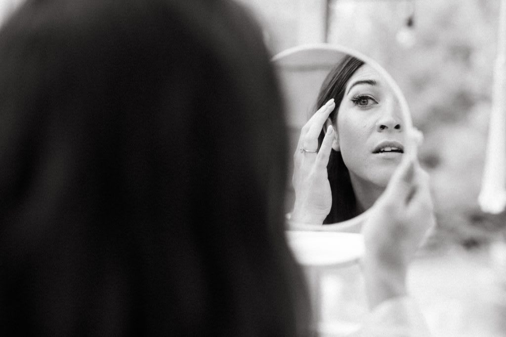15 Getting Ready Wedding Photos You Should Have