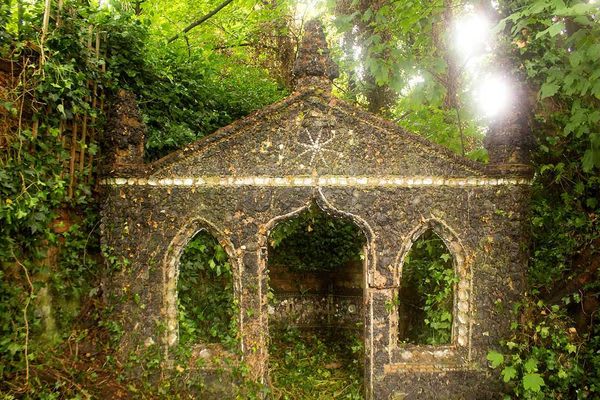 Found: An 18th-Century Garden Folly Adorned With Teeth and Bones